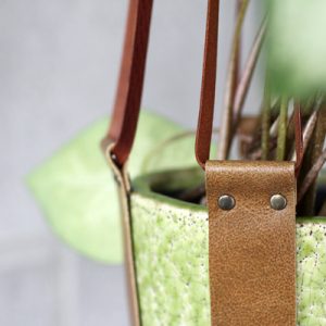 Leatherhanger-001